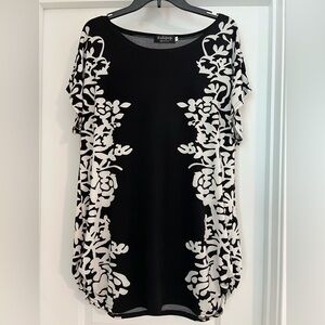 Women’s Relipop Black/White Size Large Top. Pre-owned.
